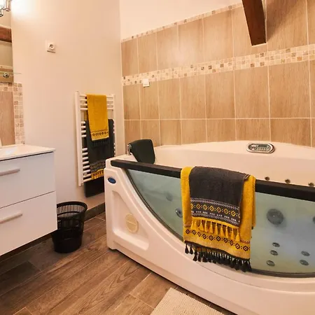 2 Coeurs 2 Landes Homestay Garrosse